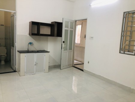 Cho thuê phòng có kệ bếp, 27m2, giá 3,7tr/tháng đường Trường Chinh