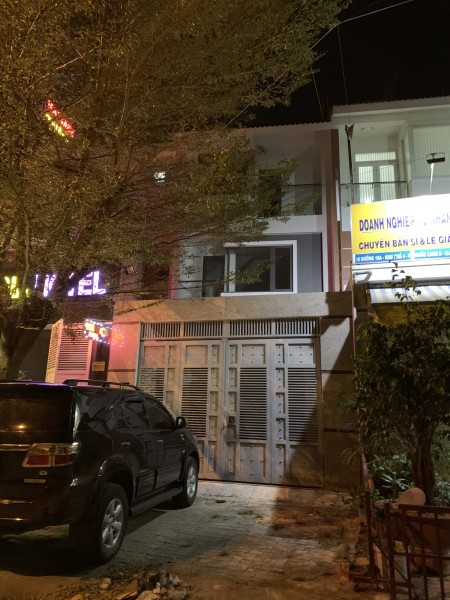 Cho thuê nhà văn phòng đường Tăng Nhơn Phú Q9 30tr/tháng LH 0903.066.813