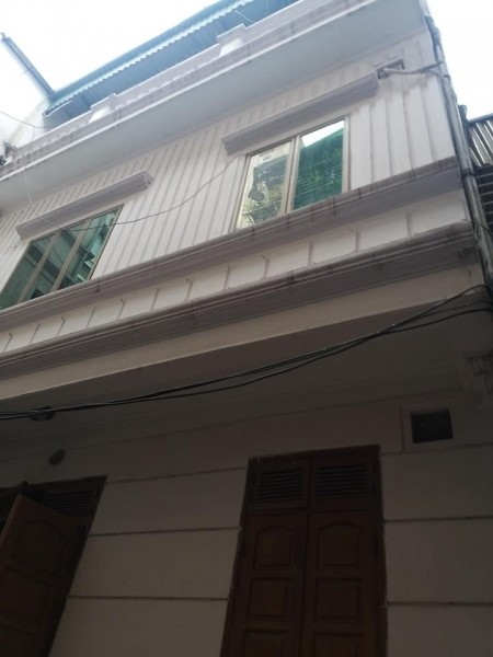 Bán nhà 3 tầng Nguyễn Lương Bằng DTMB 28m2 mặt tiên 5m nhà 2 mặt thoáng. Sổ đỏ vuông 2.2 tỷ