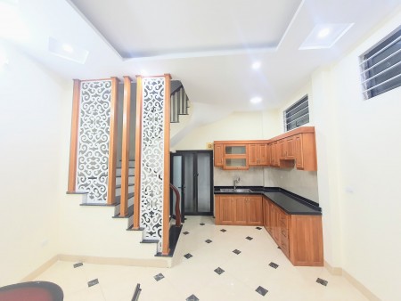 Bán nhà Định Công, Hoàng Mai 40m2, 3.2 tỷ, ô tô đỗ.