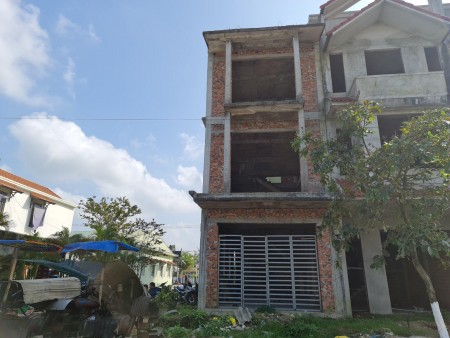 BÁN NHÀ THÔ 3 TẦNG HUẾ GREEN CITY DO GIA CHỦ TỰ XÂY. LÔ GÓC 2 MẶT THOÁNG.
