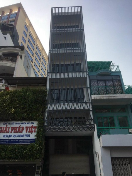 CHO THUÊ MẶT BẰNG NGUYÊN CĂN 7 TẦNG MẶT TIỀN Q3 MỚI XÂY