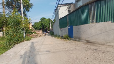 Bán đất làm nhà kho 288m2 đường to xe tải vào tại Lạc Đạo, giá tốt: lh 0835459289