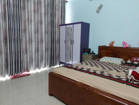 Giảm giá sập sàn nhà Lạc Long Quân, HXT, dt gần 200m2 chỉ hơn 14 tỷ TL, LH 0909484131