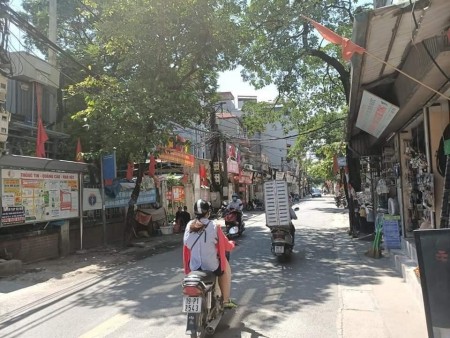 Hot! Cần bán siêu phẩm 2 mặt ngõ, 50m2 x 5T, MT 4,5m (Lô góc) Ôtô, 1194 Láng.