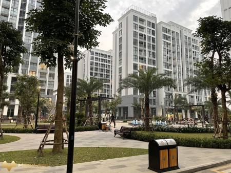 Chính chủ cho thuê căn hộ 2 phòng ngủ, 2 wc nội thất cao cấp tại Vinhome Symphony Long Biên