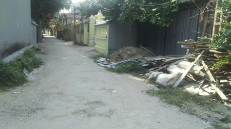 Bán nhanh 55m đất Lạc Đạo, ô tô đỗ cửa, giá chỉ 550tr: lh 0835459289