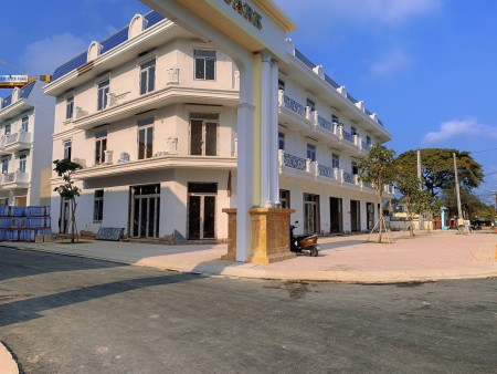 NHÀ PHỐ PHƯƠNG NAM NGAY CẠNH TRƯỜNG CAO ĐẲNG BẾN TRE