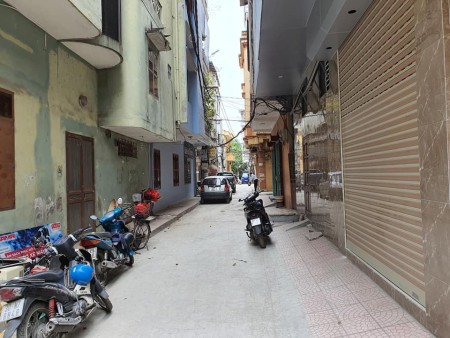 Oto đỗ cửa ba bước ra phố 50m2*3T Minh Khai chỉ nhỉnh 3 tỷ