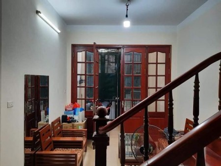 Thái Hà. bán nhà riêng 50m2 giá 7 tỷ 2 thoáng.ô tô vào nhà.Đống Đa.