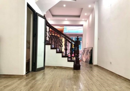 Nhà trong ngõ, phố KimNgưu (Hai Bà Trưng), 5,8 tỷ.