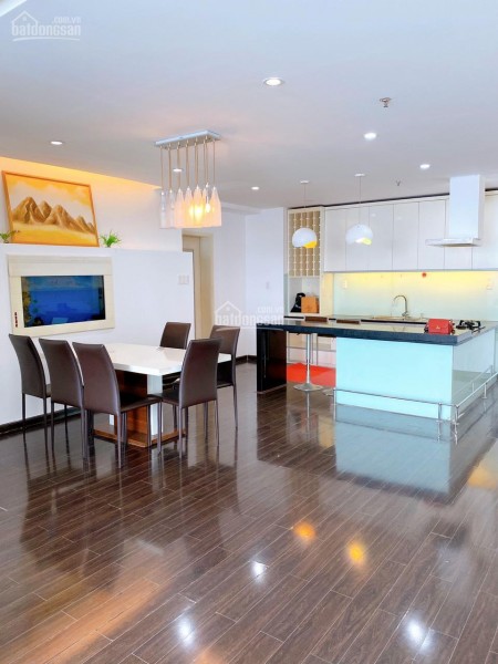 Cần cho thuê căn hộ chính chủ rộng 70m2, 2 PN, có nội thất, giá 11 triệu/tháng, cc Central Premium