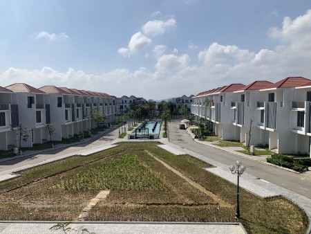 Siêu Phẩm !!! Nhà 3 mặt thoáng Khu B Royal Park view hồ cá koiii