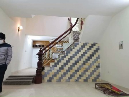 Chính chủ bán nhà phân lô cán bộ công an Xa La, Hà Đông,DT 52m2x 5.5 tầng Giá 4.75 tỷ LH 0972741489