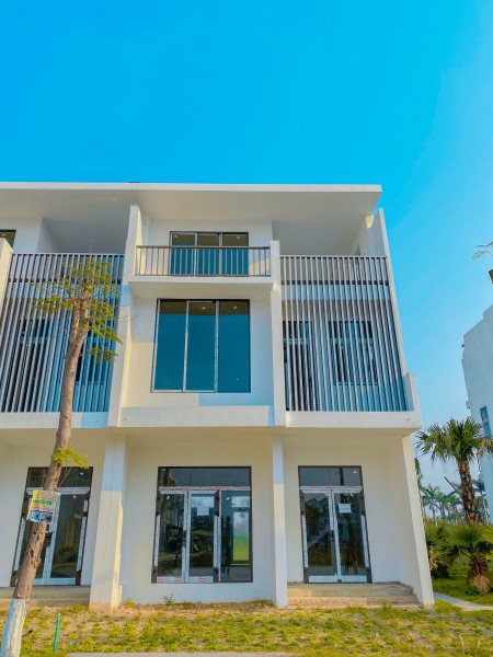 BÁN NHÀ ROYAL PARK HƯỚNG NAM VIEW CÔNG VIÊN 3 MẶT TIỀN - GIÁ RẺ SẬP SÀN