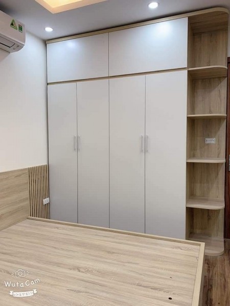 Nhà đẹp mới xây, ô tô đỗ trước cửa ngay phố Dịch Vọng, nhà 5t, giá nhỉnh 5 tỷ