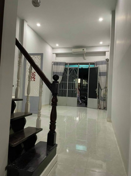 Hẻm 1 sẹc, 3 tầng 5 tỷ Lạc Long Quân P10 Tân Bình