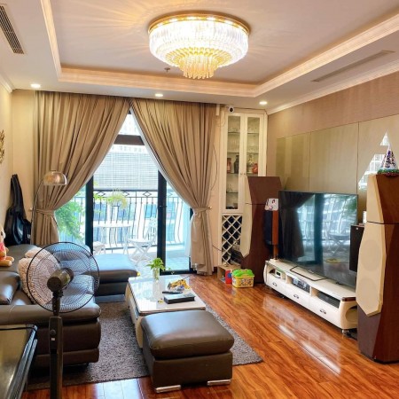 Cần bán gấp căn 109m Royal city giá 4.050 bao toàn bộ phí, full đồ