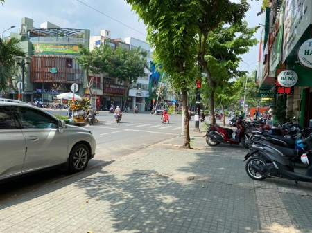 Bán lô đất xây tòa nhà còn sót lại duy nhất Bình Thạnh 330m2 - 25 tỉ vuông vức.
