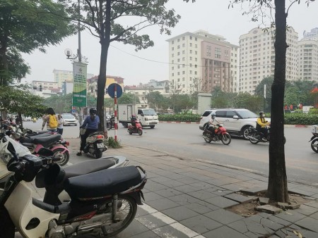 Trần Duy Hưng Lô Góc Nhà Đẹp Cạnh Phố. Dt 40/43m. Giá 6,3 Tỷ