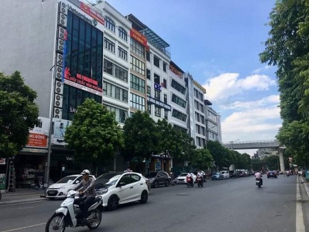 Tôi cần bán gấp nhà 9 tầng phố Đào Tấn, giá 43 tỷ.