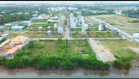 Bán đất thổ cư sát vinhomes đường 10 m có thêm đất vườn cạnh công viên 2 măt tiền