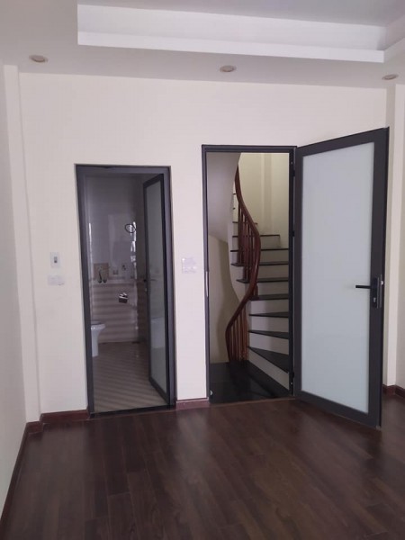 Bán Nhà 5 Tầng Mới Đẹp Phố Trương Định Chỉ 2.75 Tỷ.