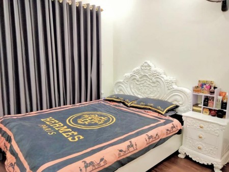 Bán nhà 79mx3T ngõ ba gác Nguyễn Ngọc Vũ dt 30m oto đỗ, gần Hoàng Ngân Trung Hòa Cầu Giấy