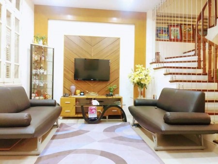 BÁN NHÀ ĐẸP ĐÊ LA THÀNH, ĐỐNG ĐA, DT 66M X 4 TẦNG, MT 5.5M, GIÁ 4.5 TỶ.