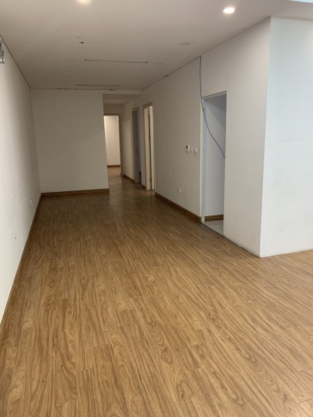 Cho thuê Chung cư Times Tower Lê Văn Lương 3PN 2VS cơ bản 14 triệu. Lh 0377983070