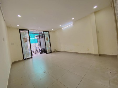 Bán nhà Ngô Quyền dt 44m 5,5 tỷ, Chủ ngộp Bank bán gấp.