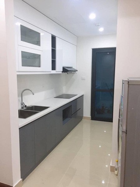 Bán nhanh căn 2 ngủ 78m2 giá chỉ 2.2 tỷ, đầy đủ nội thất.