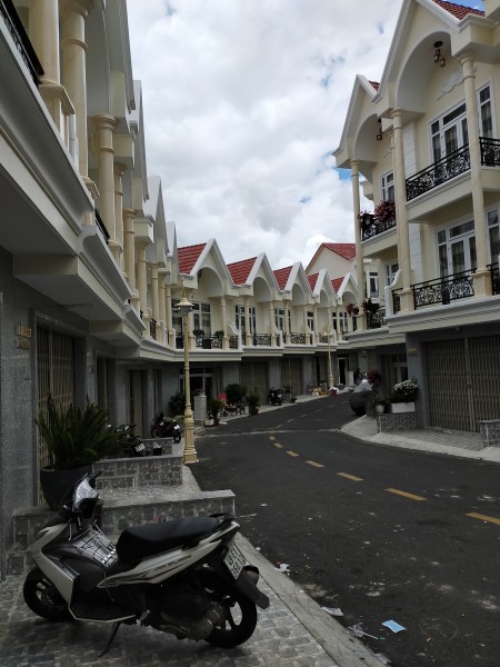 SỞ HỮU NHÀ MỚI KHU NGHỈ DƯỠNG: GOLDEN HILLS, PHƯỜNG 4 - ĐÀ LẠT