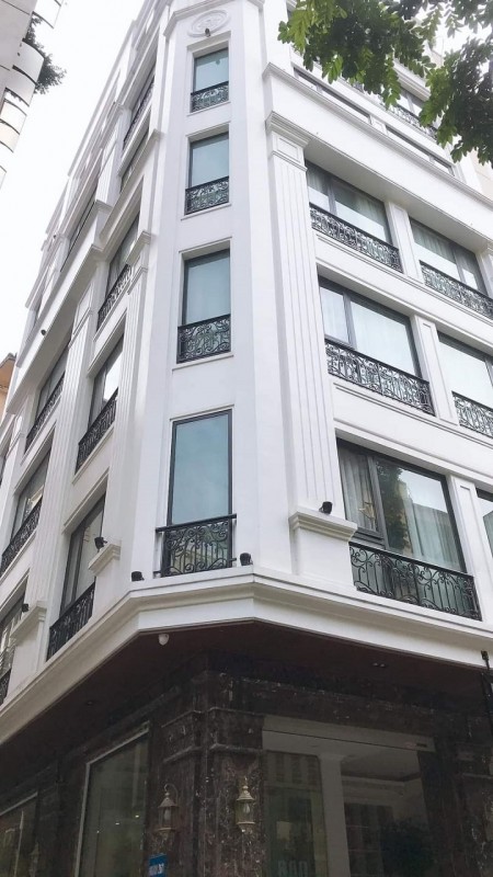 Tôi cần bán gấp nhà 7 tầng phố Vũ Tông Phan giá 15 tỷ.