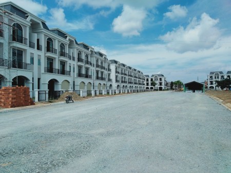 Bán nhà mặt phố Tp Tân An. DT: 5X20 3,2 tỷ