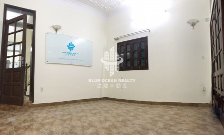 Cho thuê nhà 3 tầng, ngõ rộng 10m ra đến phố Quan Nhân
