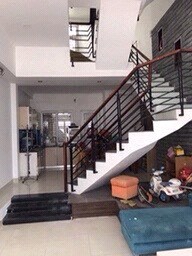 Cho Thuê Nhà NC HXH Thạnh Lộc 17 Nhà 1 trệt 1 lầu Dt 4,5x13,5 + nhà 3pn + 3wc
