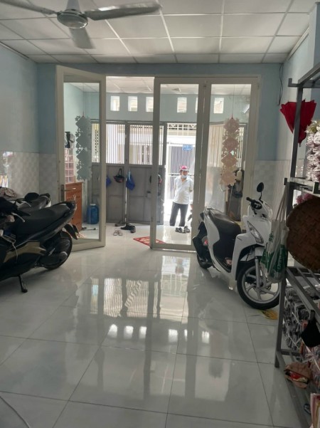 MT 4m, 68m2 chỉ 5.3 tỷ Lạc Long Quân P8 Tân Bình