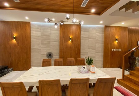 Bán nhà ở đẹp, MẶT HỒ XÃ ĐÀN, Mặt Phố Trần Hữu Tước 60m 5tầng thang máy, ôtô vào