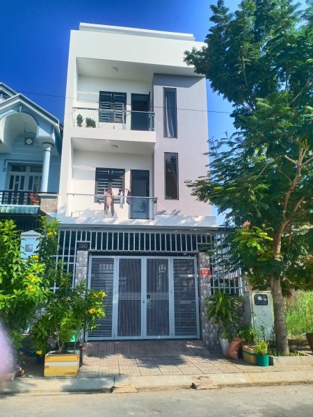 Nhà mới xây 100m2 , thiết kế sang trọng, hiện đại thanh toán chỉ từ 700tr