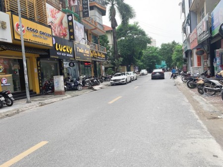 Mặt phố Hoàng Đạo Thúy. Kinh doanh. Đẹp nhất phố . 46m2. 14 tỷ.