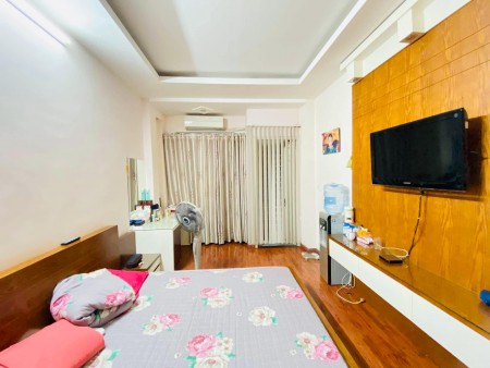 Bán gấp nhà Hào Nam Đống Đa 38m2, 6 tầng mới, sổ vuông, giá 4.1 tỷ