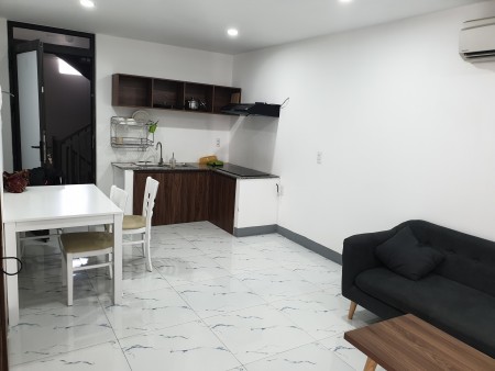 Cho thuê căn hộ cao cấp đầy đủ nội thất 2 phòng ngủ 65m2- 356 Hoàng Diệu