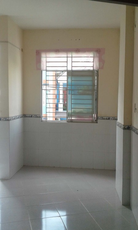 Cho thuê Phòng trọ có gác, máy lạnh, ban công, tầng trệt