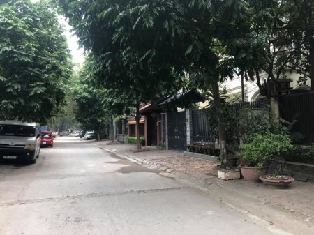 Bán biệt thự Văn Quán. Vỉa hè, ô tô, KD. 195m2 4T MT10m 19 tỷ