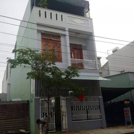 CHO THUÊ NHÀ GẦN BIỂN CÓ THỂ LÀM VĂN PHÒNG VÀ Ở RẤT TIỆN