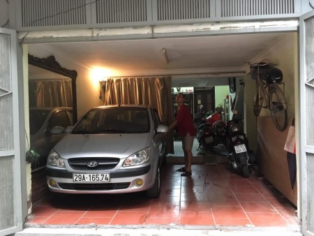 TôiBán nhà ngõ to phố thái hà DT59m2x5 tầng giá 9tỷ6 GARA