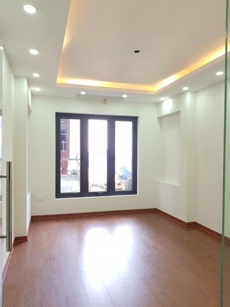 Oto tránh 5m, 3 thoáng Khương Trung DT 50m2x5T, MT 5m Giá 4tỷ5