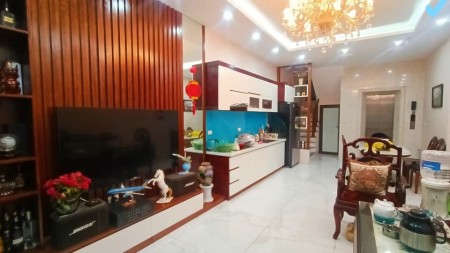 Bán nhanh nhà phố Kim Hoa, Cực đẹp, gần phố, 65m2, 6 tầng, thang máy nhập.