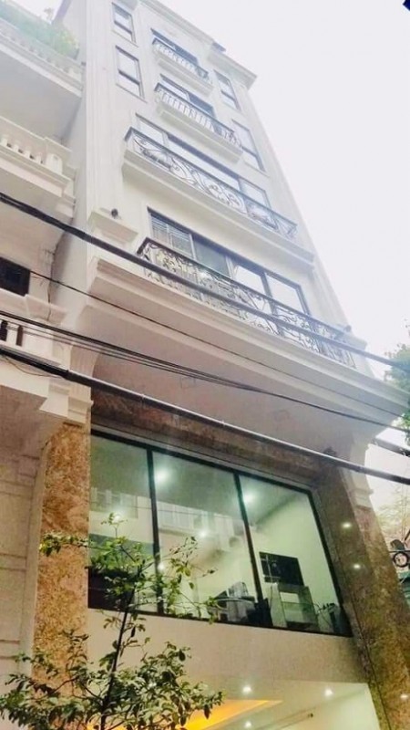 Tôi cần bán gấp nhà 8 tầng phố Hoàng Cầu giá 18 tỷ.